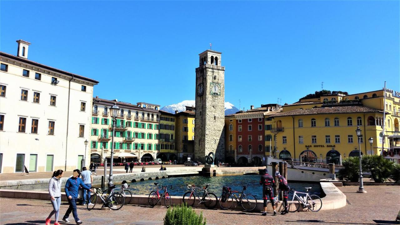 Loft Martini Appartement Riva del Garda Buitenkant foto